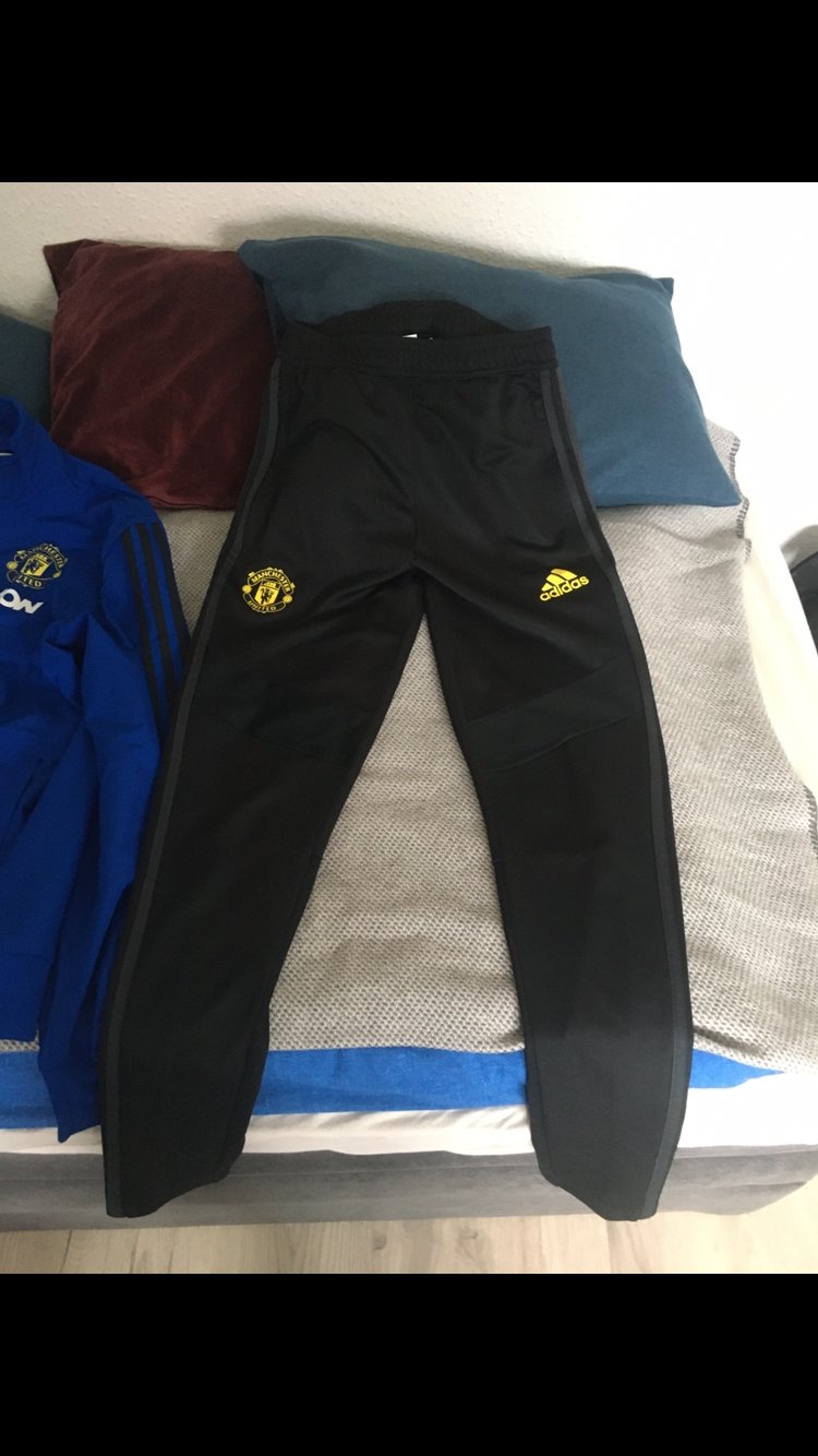 Manchester United Anzug 