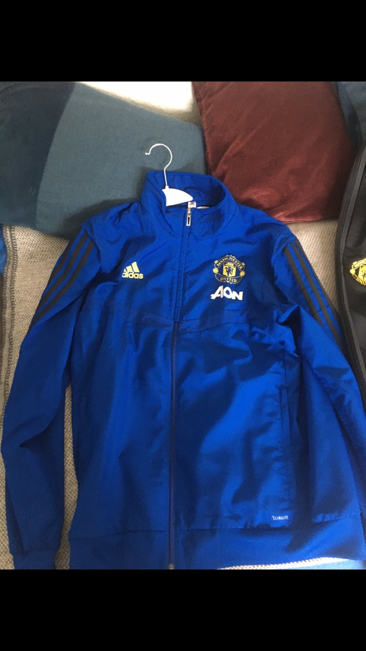 Manchester United Anzug 