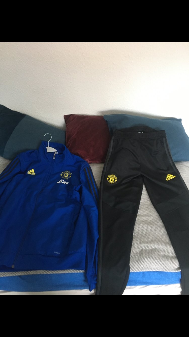 Manchester United Anzug 