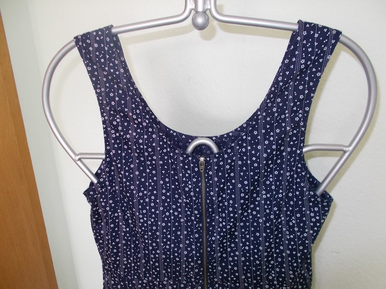 blaues Kleid weiß geblümt, Gr. 38, von Clockhouse