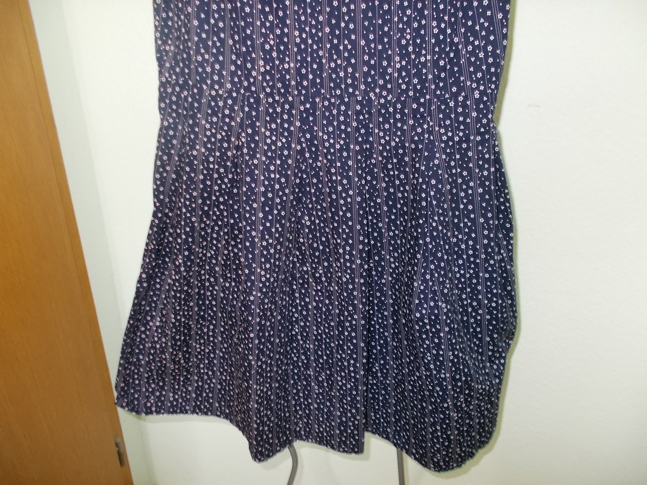 blaues Kleid weiß geblümt, Gr. 38, von Clockhouse