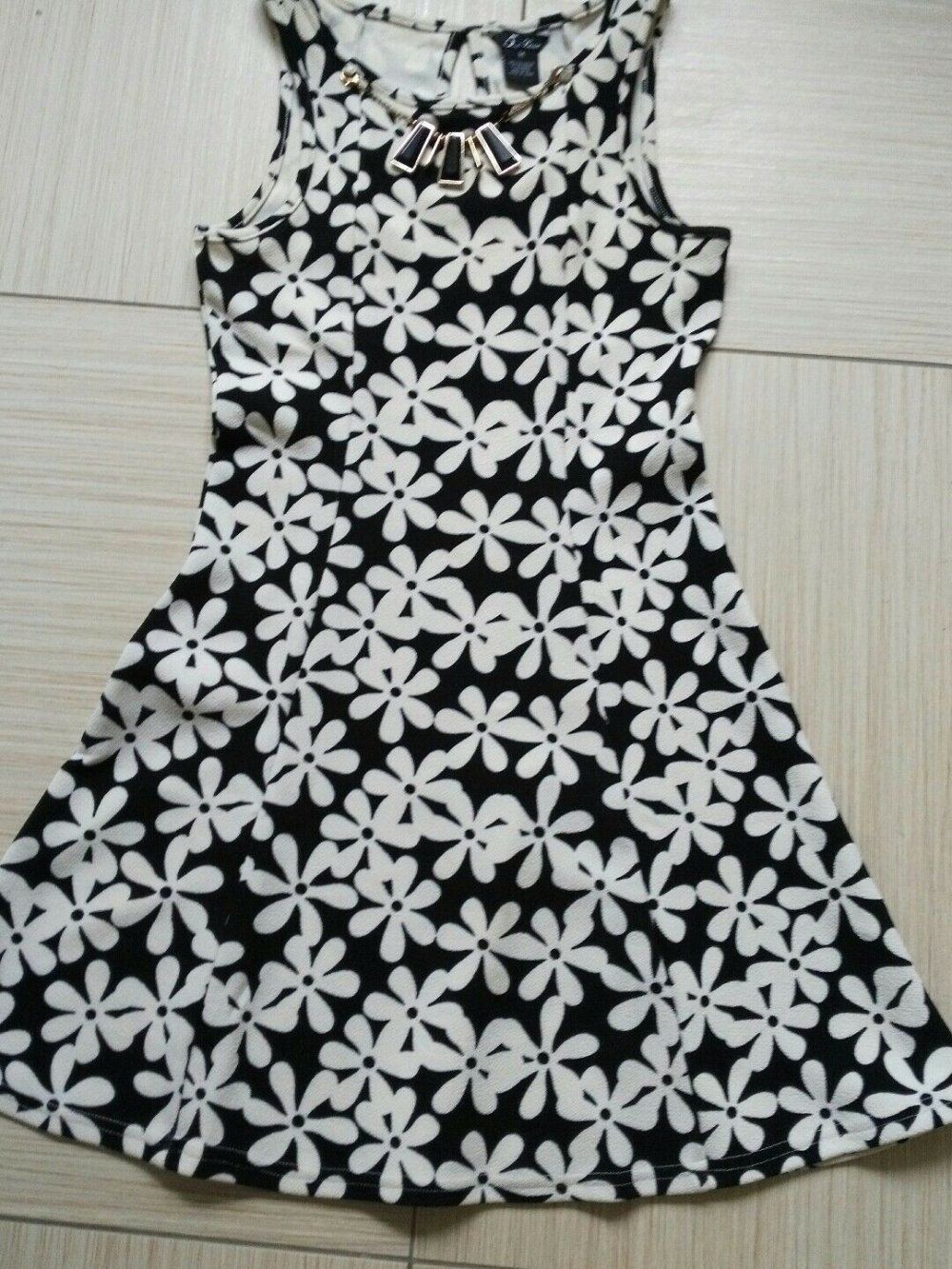 Minikleid Mit Kette