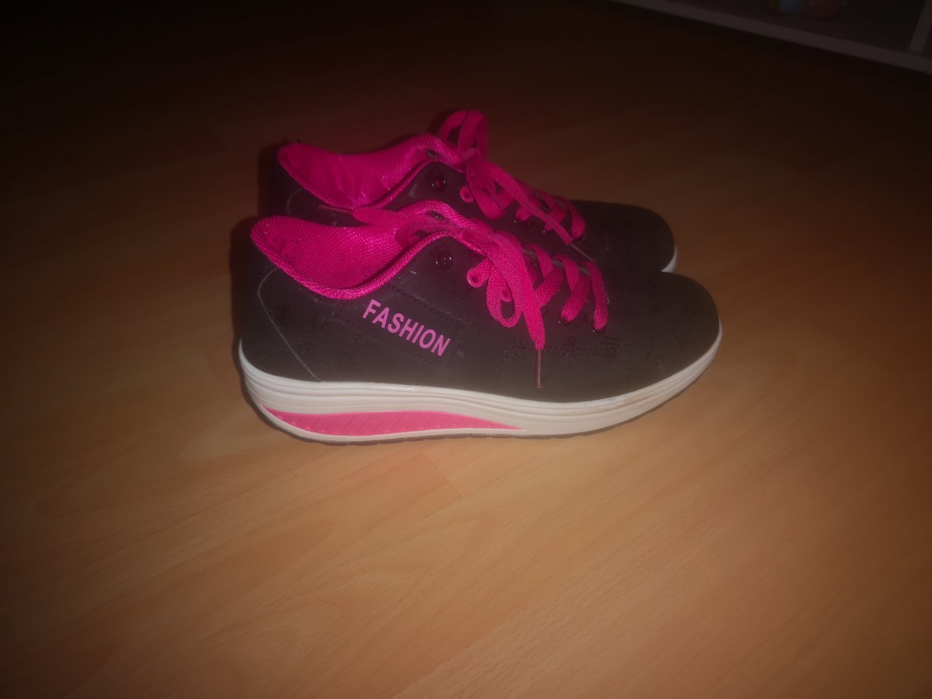 Turnschuhe 