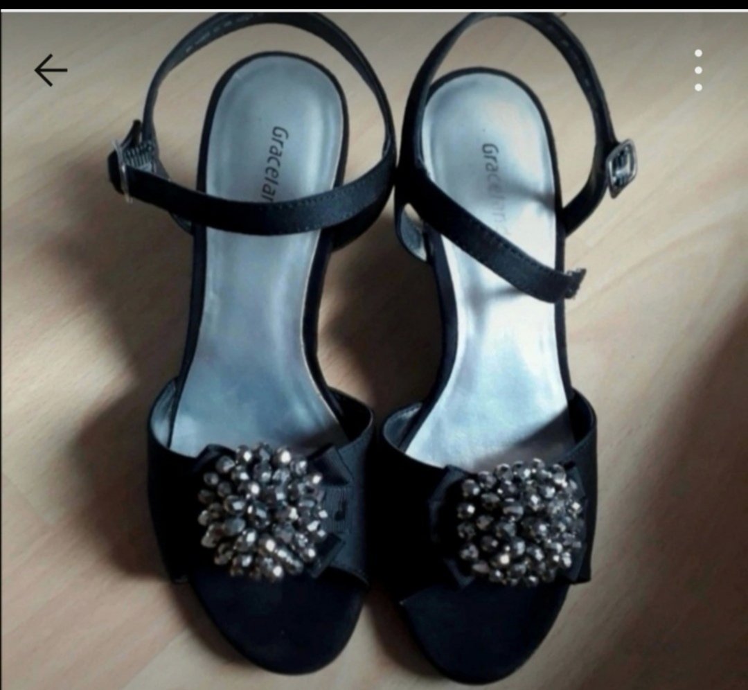 Riemchen Schuhe 