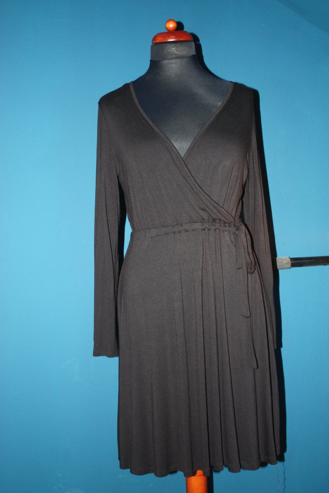 Lockeres, schwarzes Kleid NEU, UNGETRAGEN