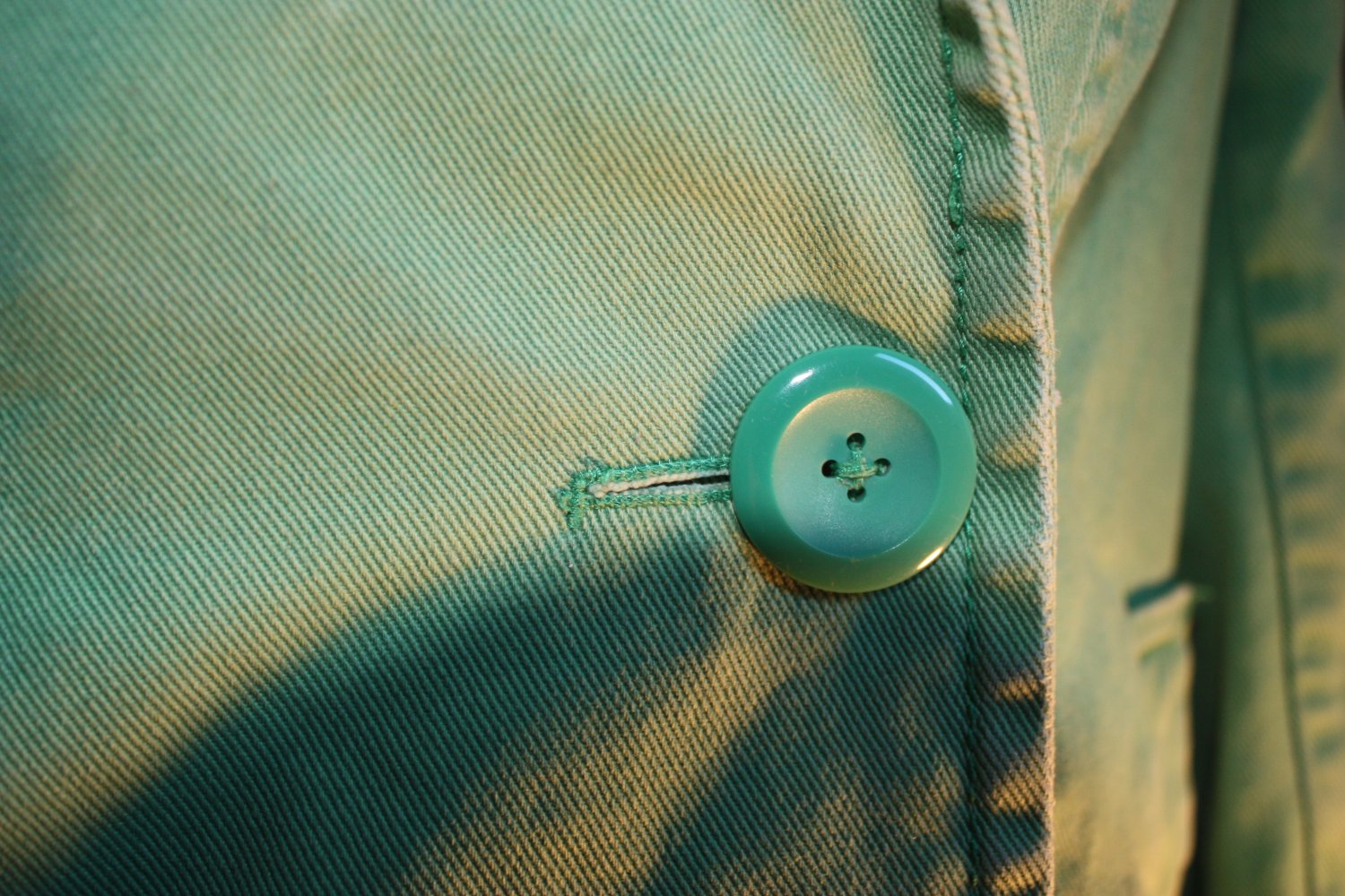 Lässige grüne Jeansjacke
