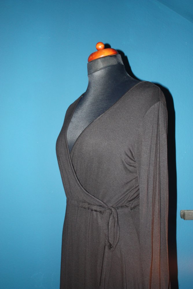 Lockeres, schwarzes Kleid NEU, UNGETRAGEN