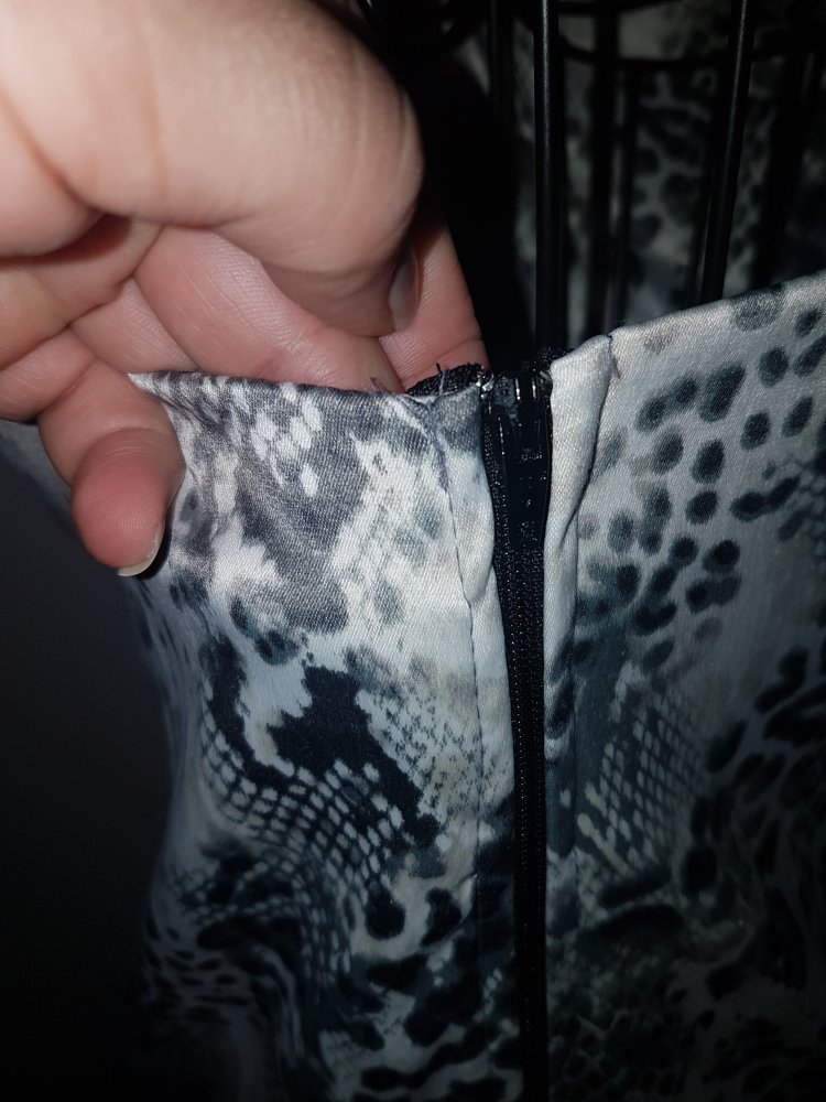 schönes kurzes Kleid