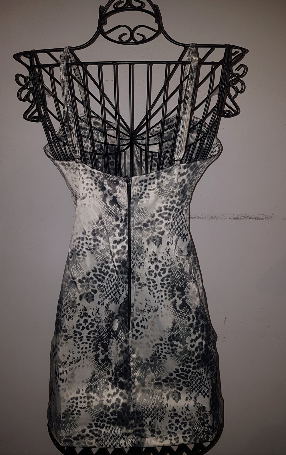 schönes kurzes Kleid