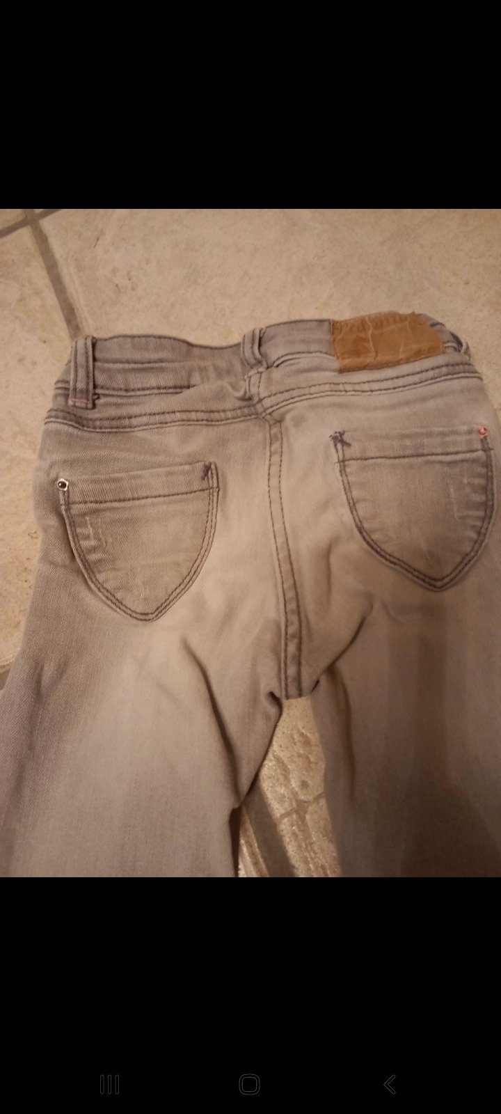 Modische Jeans