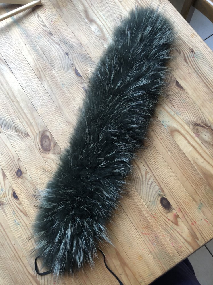 Echter Fell-Kragen, Halskrause, dunkel grün, fast schwarz, super edel, kuschelig weich, Pelz-Stola, Schal von Elegante Paris