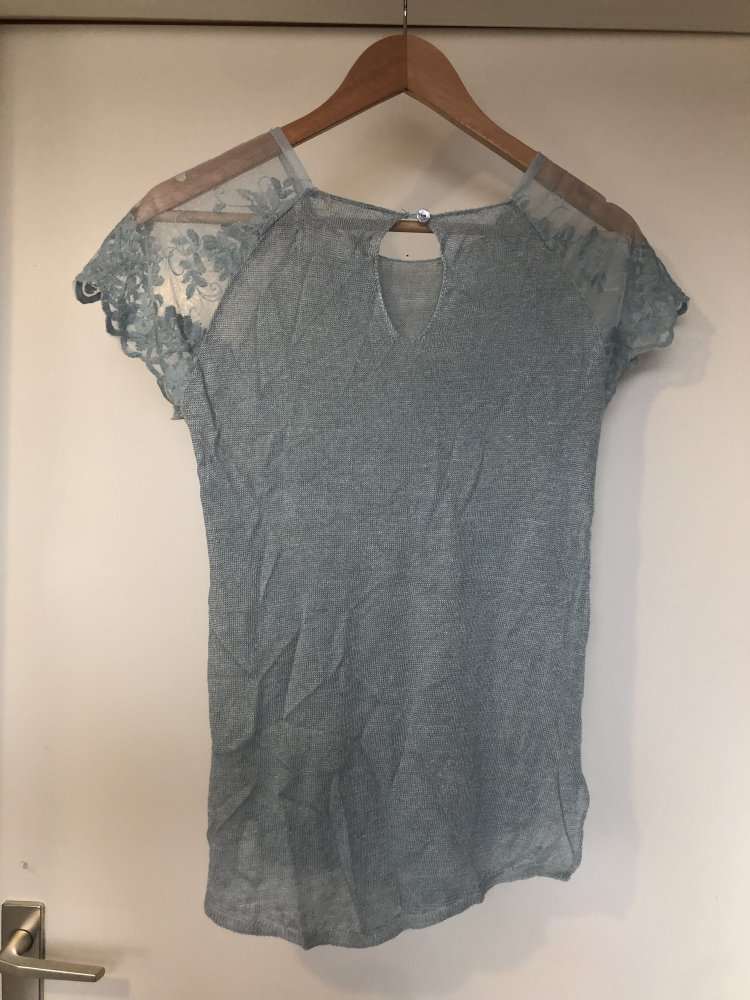 Zartes Strick Shirt, Top von ZARA in hellblau, türkis, eisblau mit Spitze