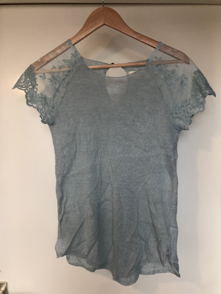 Zartes Strick Shirt, Top von ZARA in hellblau, türkis, eisblau mit Spitze