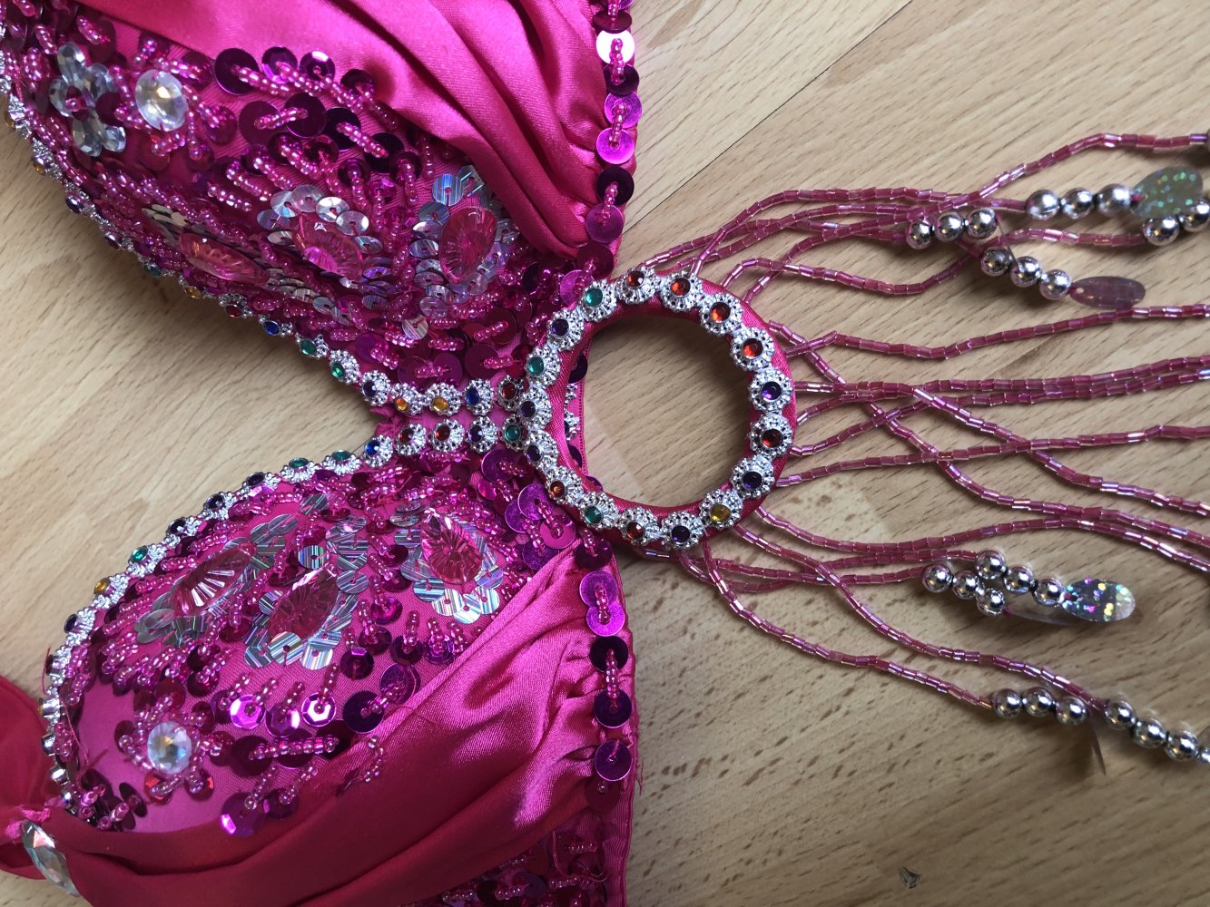 Bauchtanz Bustier, BH. Oberteil, Kostüm, GoGo, Strip, Bikini pink mit Perlen und Pailletten bestickt, Satin
