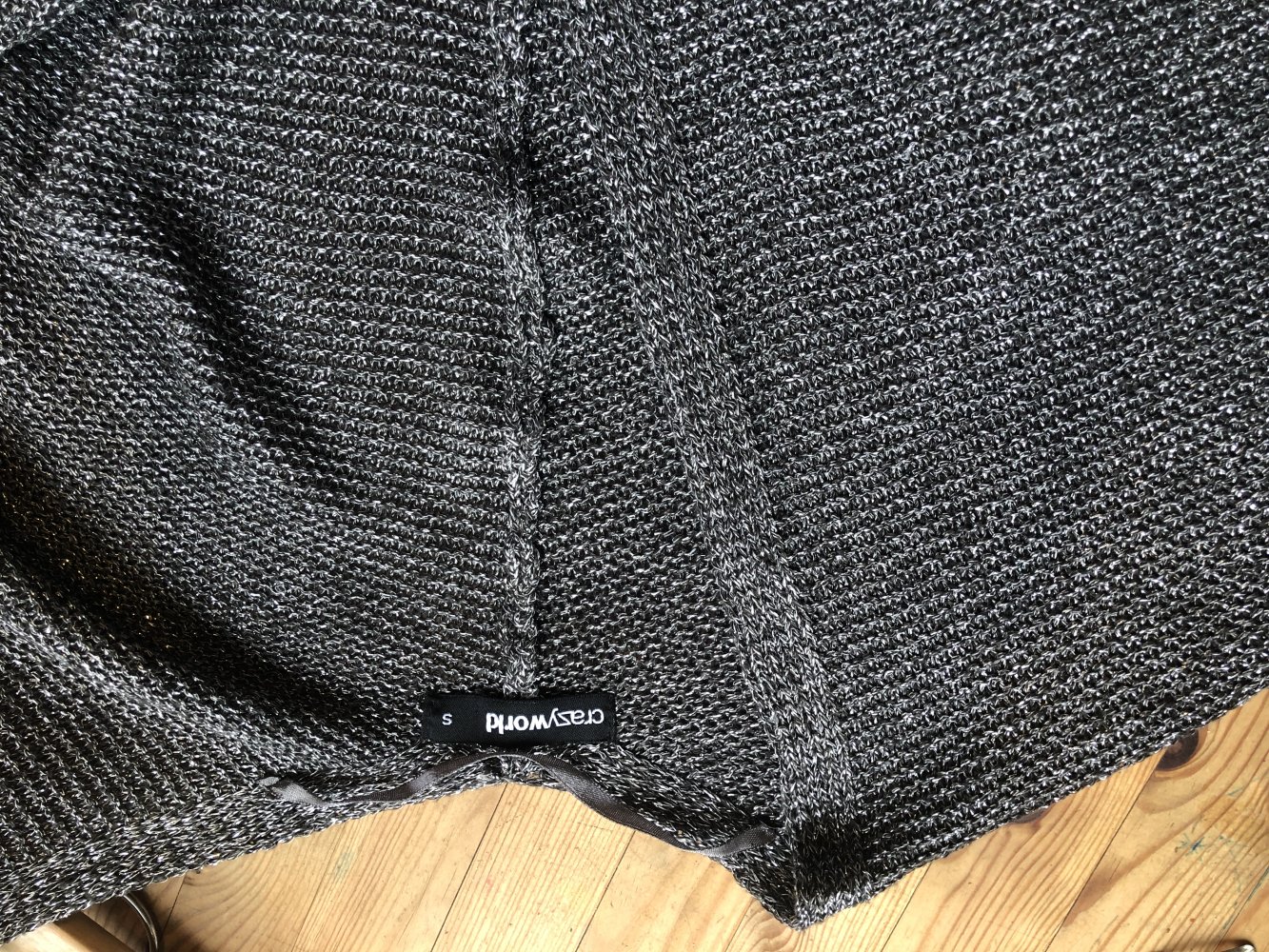 Strickjacke, Strick-Bolero, Jacke in silber-schwarz mit viel Glitzer drin Gr. S 