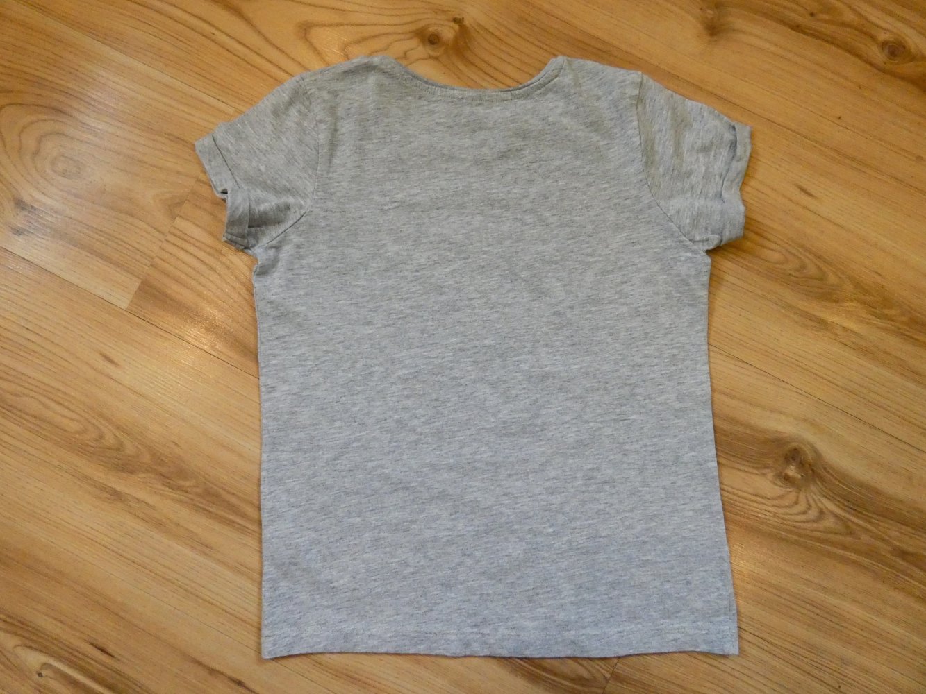 Wie neu! Mädchen Shirt Grau Gr. 140 von Primark