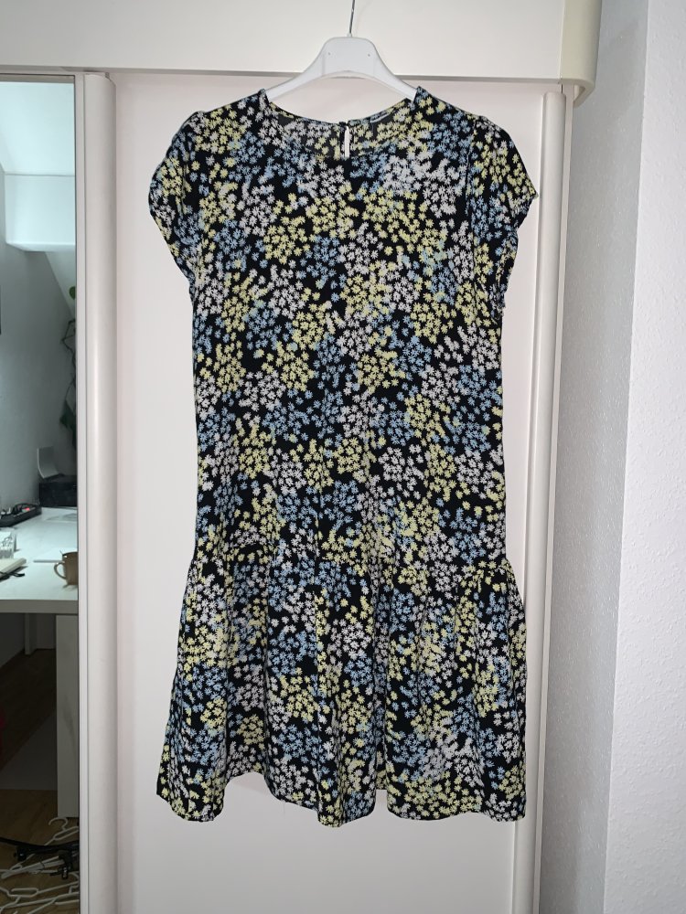 Süßes Sommerkleid - Größe: M - Zustand: neu!