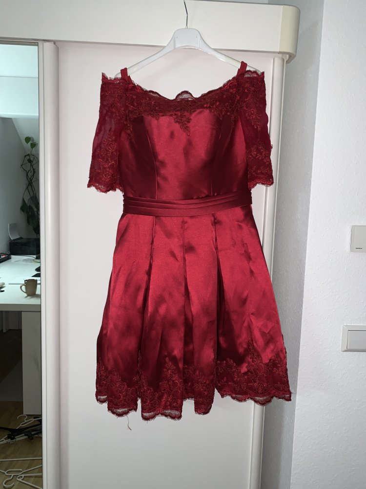 Rotes Abendkleid - Größe: S - Zustand: neu!