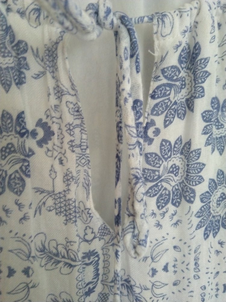 hübsches Sommerkleid mit Unterkleid