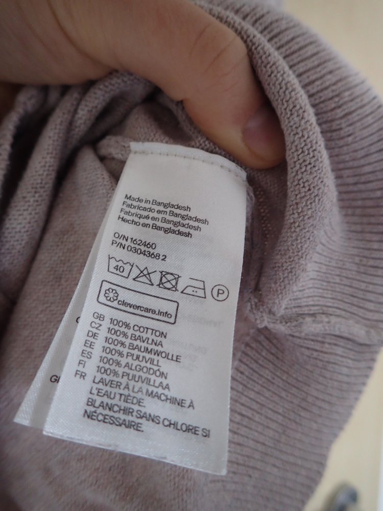 Cardigan mit Knopfleiste und Rundhalsausschnitt