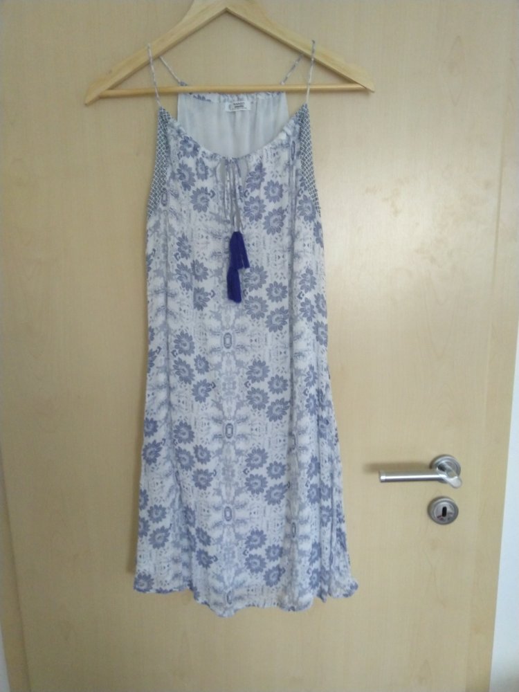 hübsches Sommerkleid mit Unterkleid