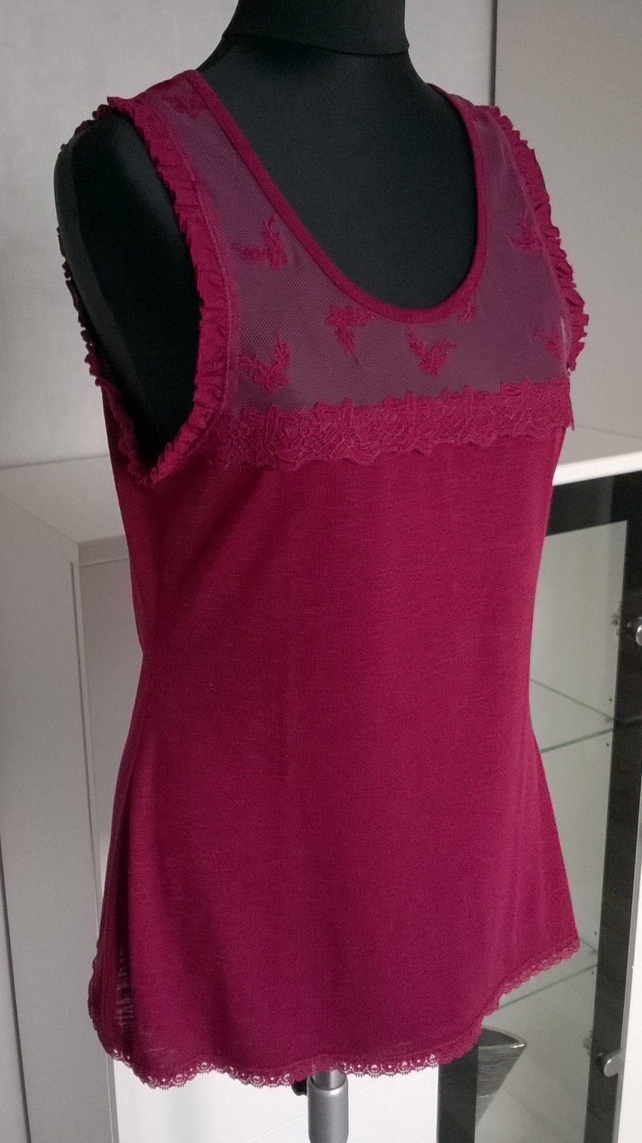 Top Shirt Oberteil mit Spitze und Rüschen beere meliert Gr. S Hunkemöller