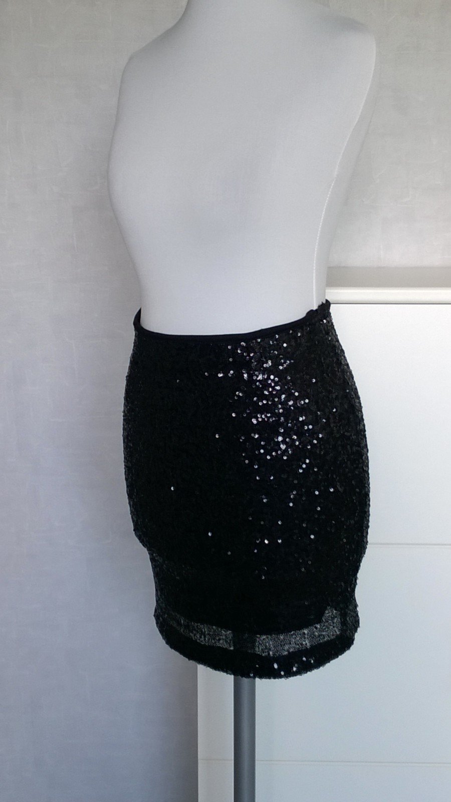 schicker Minirock Rock schwarz mit Pailletten Party Feier Gr. 36 Only One