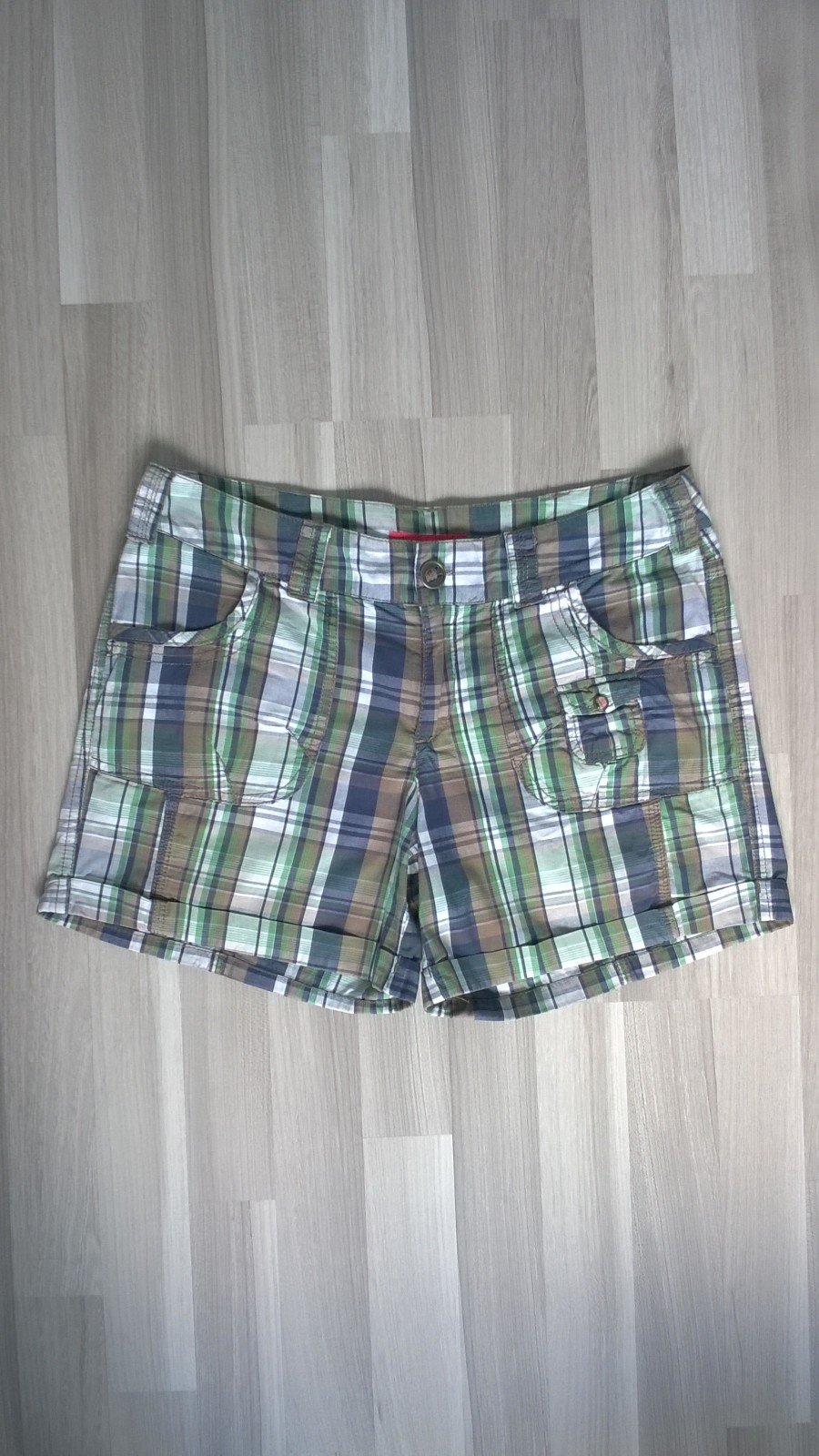 Shorts Hotpants Hose grün creme marine camel kariert Gr. 38 manguun