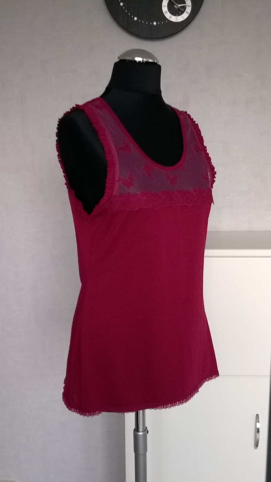 Top Shirt Oberteil mit Spitze und Rüschen beere meliert Gr. S Hunkemöller