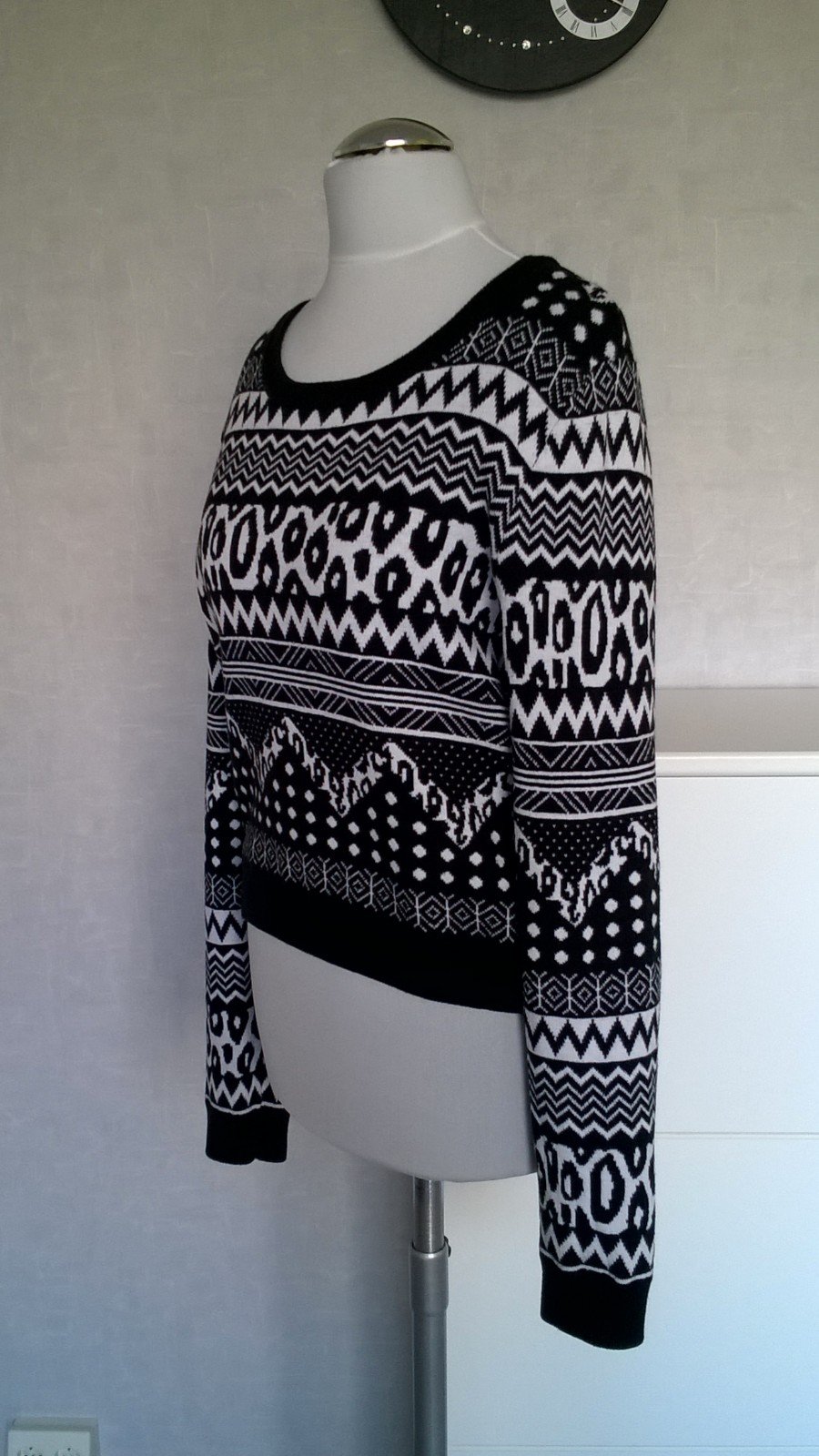 schicker Strickpulli Feinstrick Pulli Pullover crop schwarz weiß Muster Gr. S h&m Divided