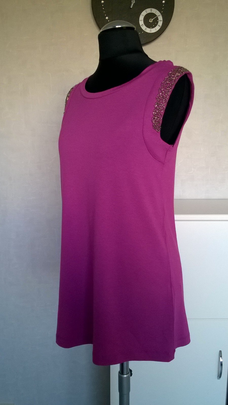 schickes Blusentop Top Shirt Bluse Oberteil mit Schmuckdetails fuchsia Gr. 36 Heine neu