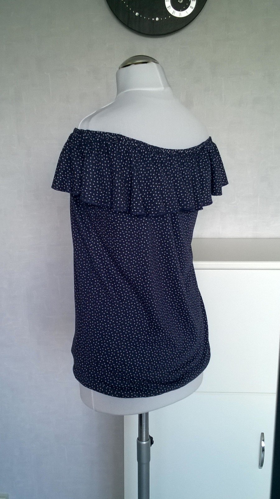Carmenshirt Shirt Oberteil schulterfrei mit Volants ärmellos marine weiß Punkte Gr. S Multiblu