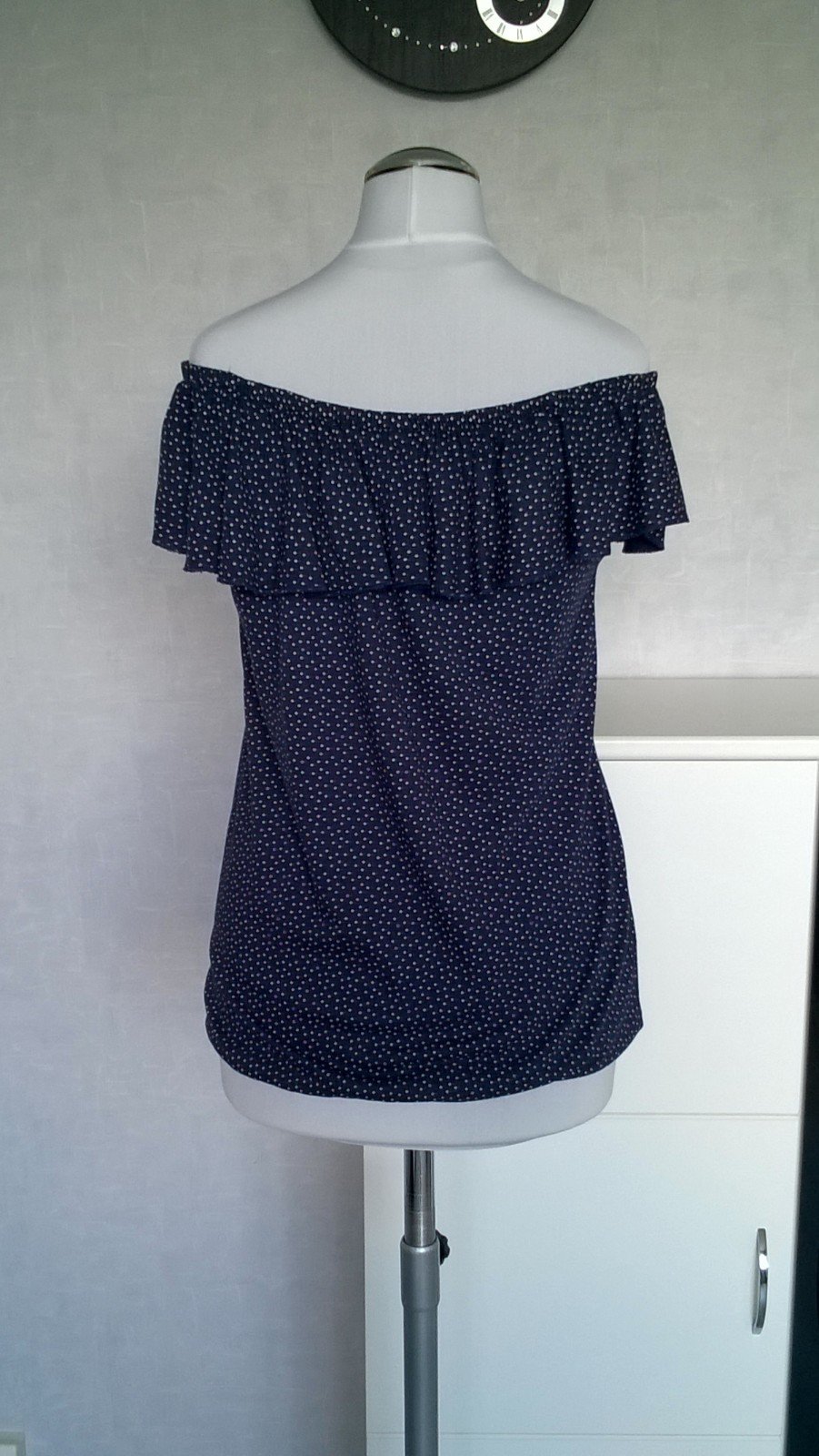 Carmenshirt Shirt Oberteil schulterfrei mit Volants ärmellos marine weiß Punkte Gr. S Multiblu