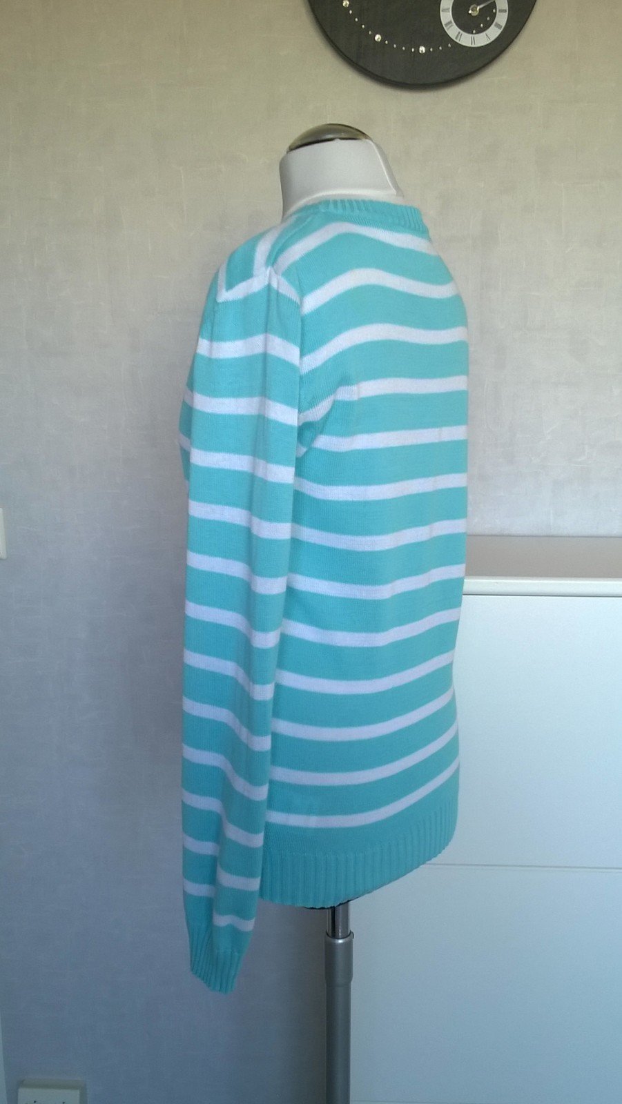Strickjacke Cardigan Jacke Feinstrick Langarm hellblau weiß Streifen Gr. 36 Outfit Fashion