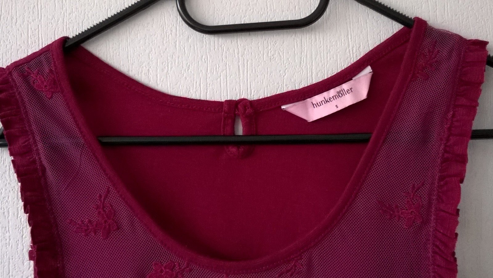 Top Shirt Oberteil mit Spitze und Rüschen beere meliert Gr. S Hunkemöller