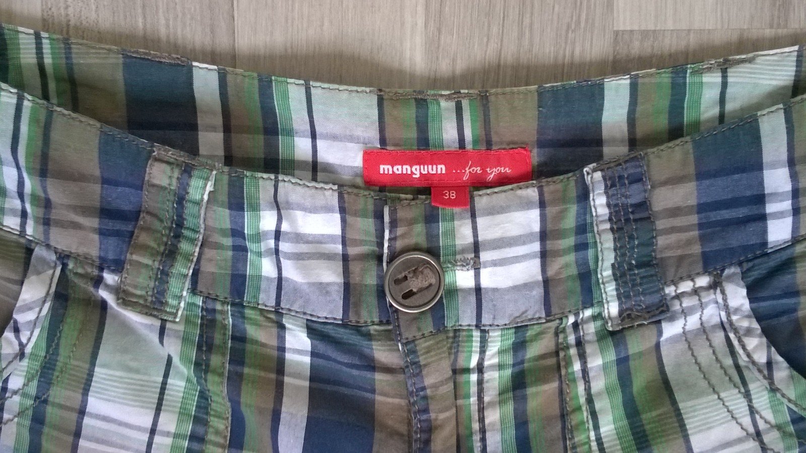 Shorts Hotpants Hose grün creme marine camel kariert Gr. 38 manguun
