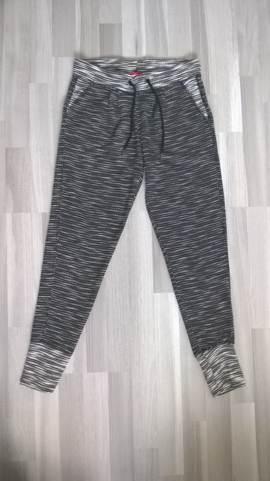 Hose Freizeithose schwarz weiß meliert Strick Gr. 34 Manguun