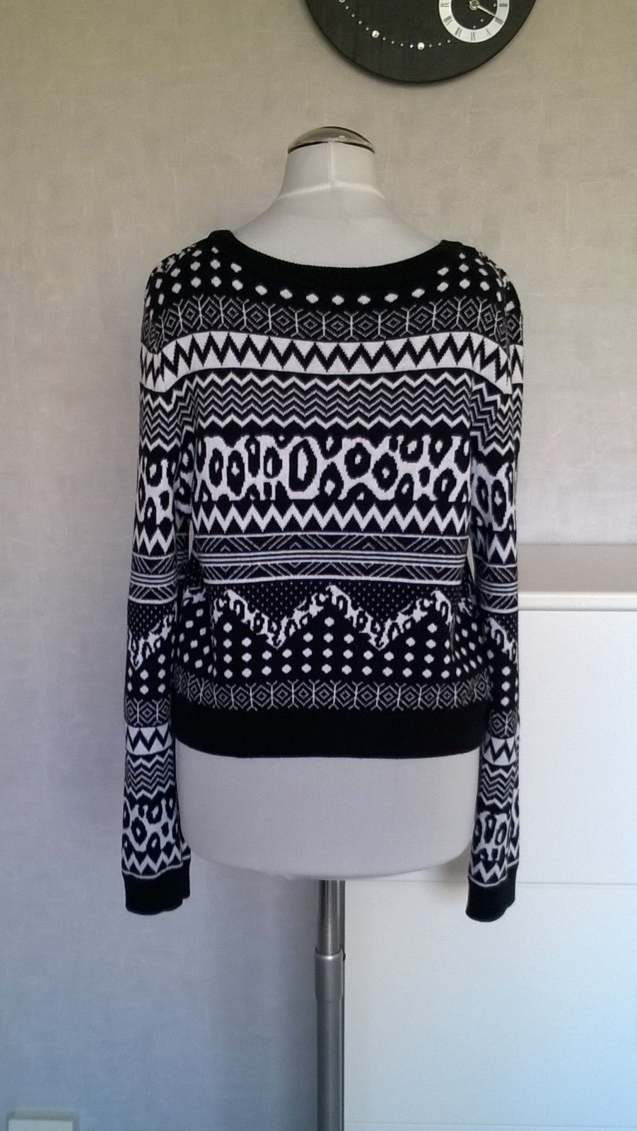 schicker Strickpulli Feinstrick Pulli Pullover crop schwarz weiß Muster Gr. S h&m Divided