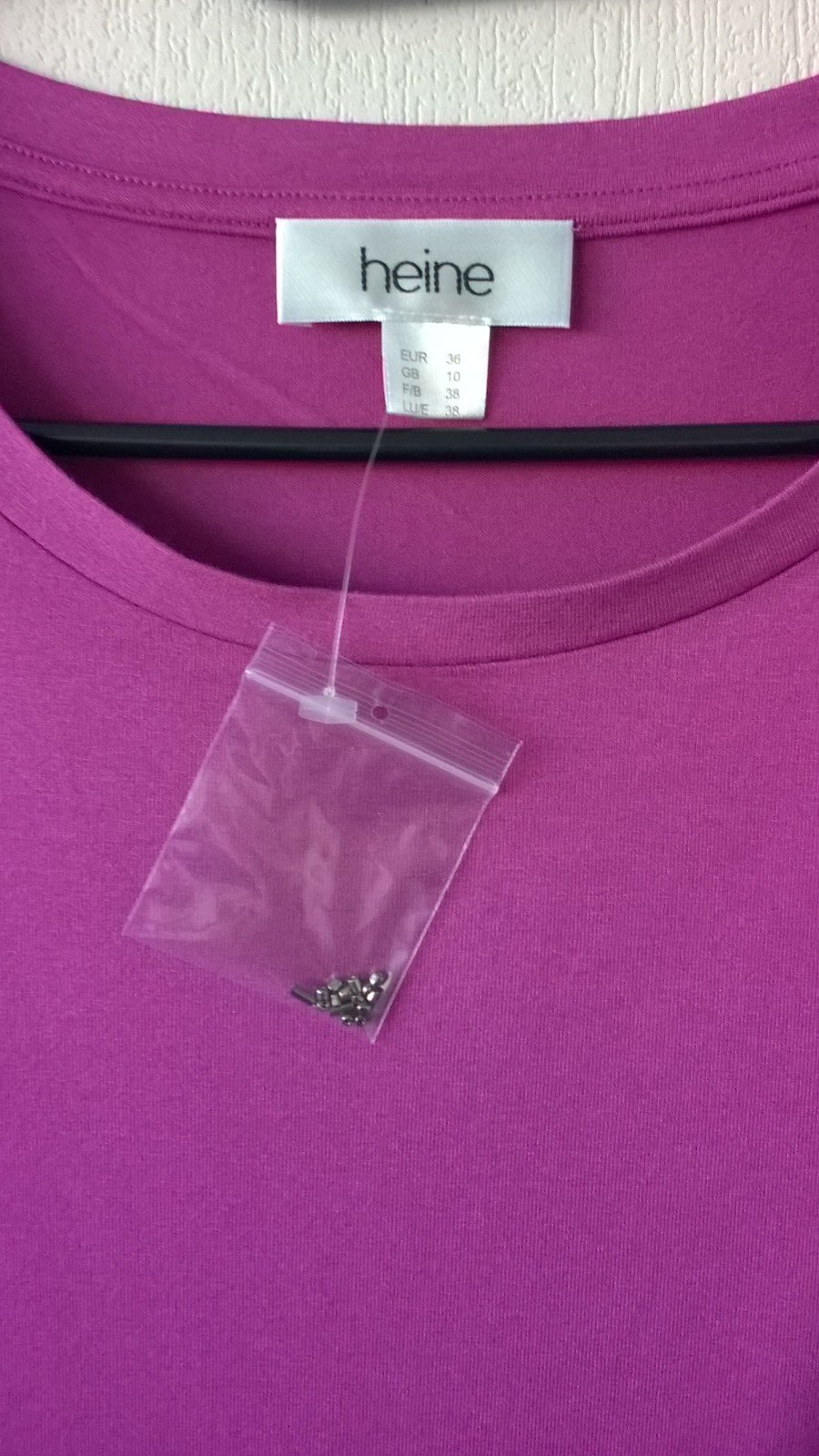 schickes Blusentop Top Shirt Bluse Oberteil mit Schmuckdetails fuchsia Gr. 36 Heine neu