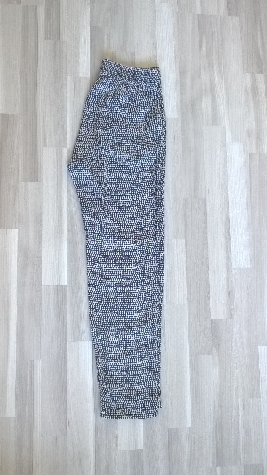 leichte Stoffhose Schlupfhose schwarz weiß Muster Gr. XS Stile Benetton