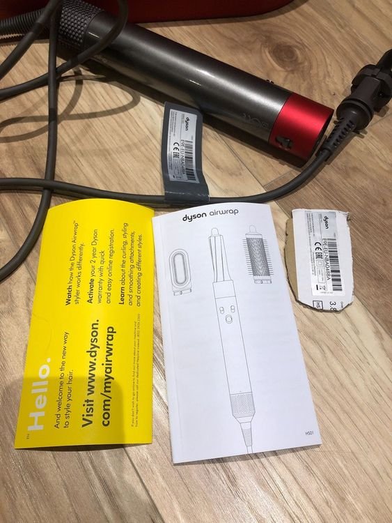 Dyson Airwrap in rot 