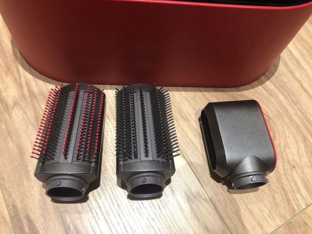 Dyson Airwrap in rot 