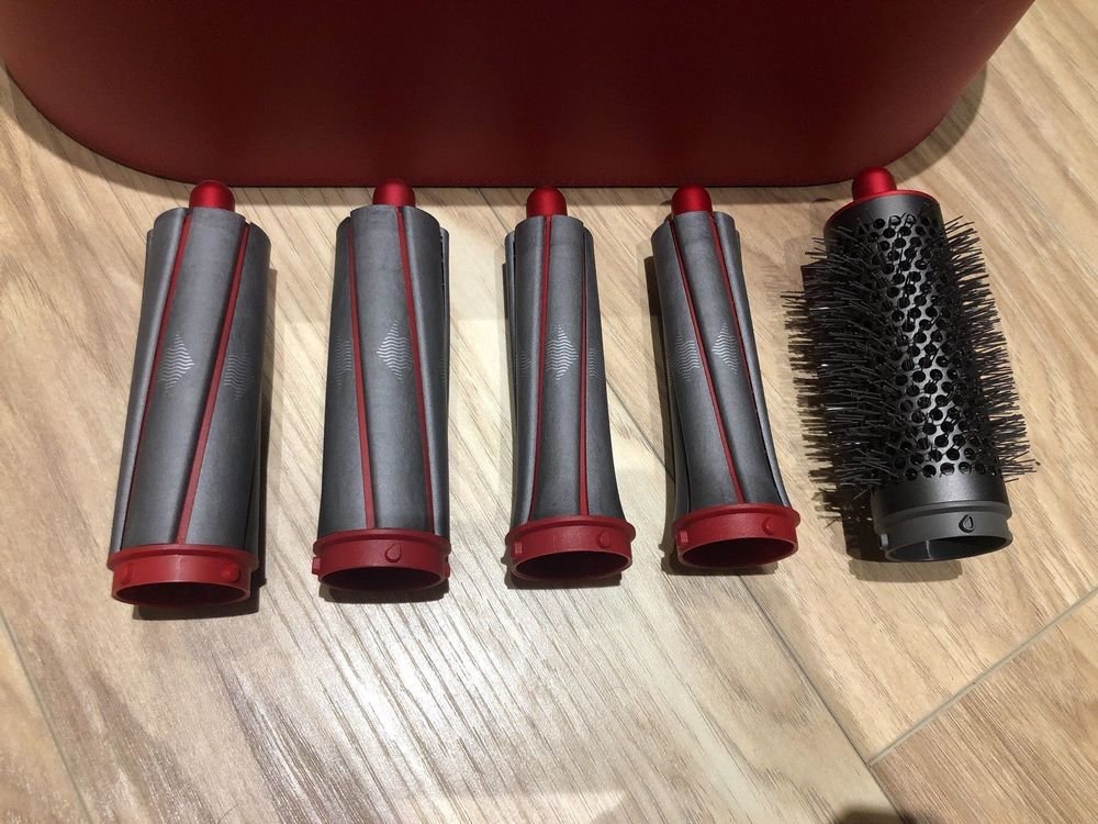 Dyson Airwrap in rot 