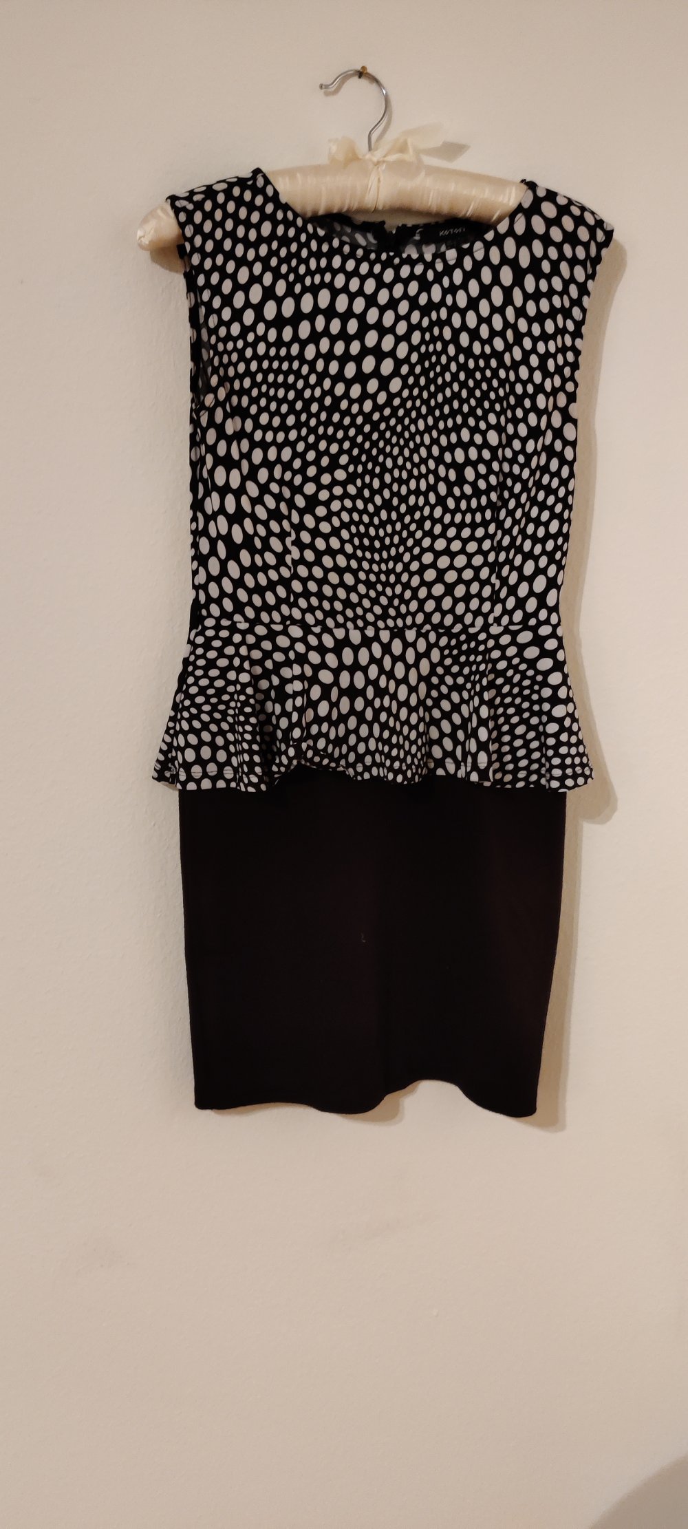 Schönes Kleid, tailliert