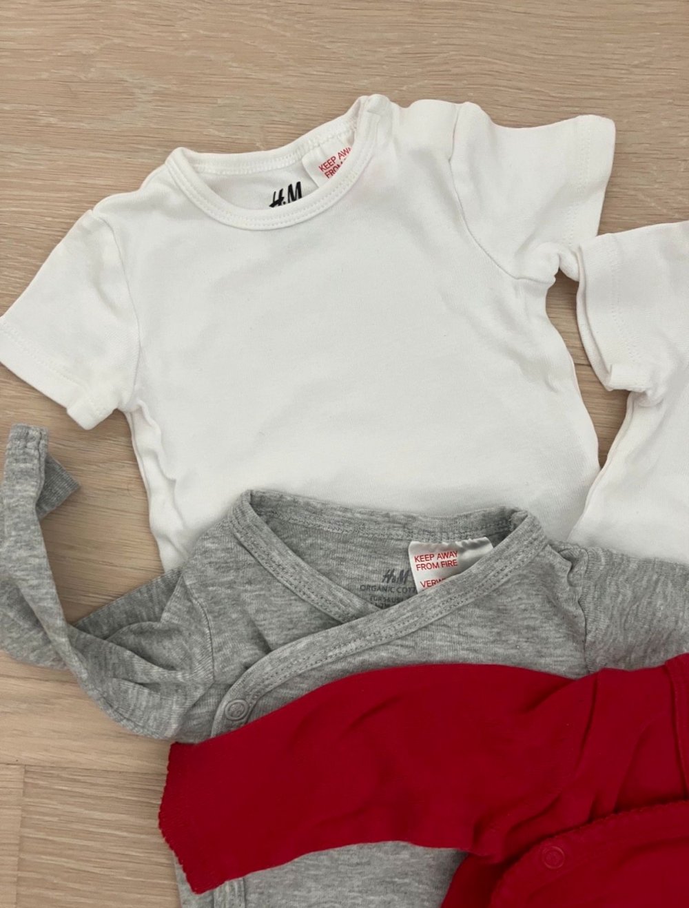 Babybody Set 56 unisex 4 Stück H&M Wickelbody kurzarm weiß ❤️