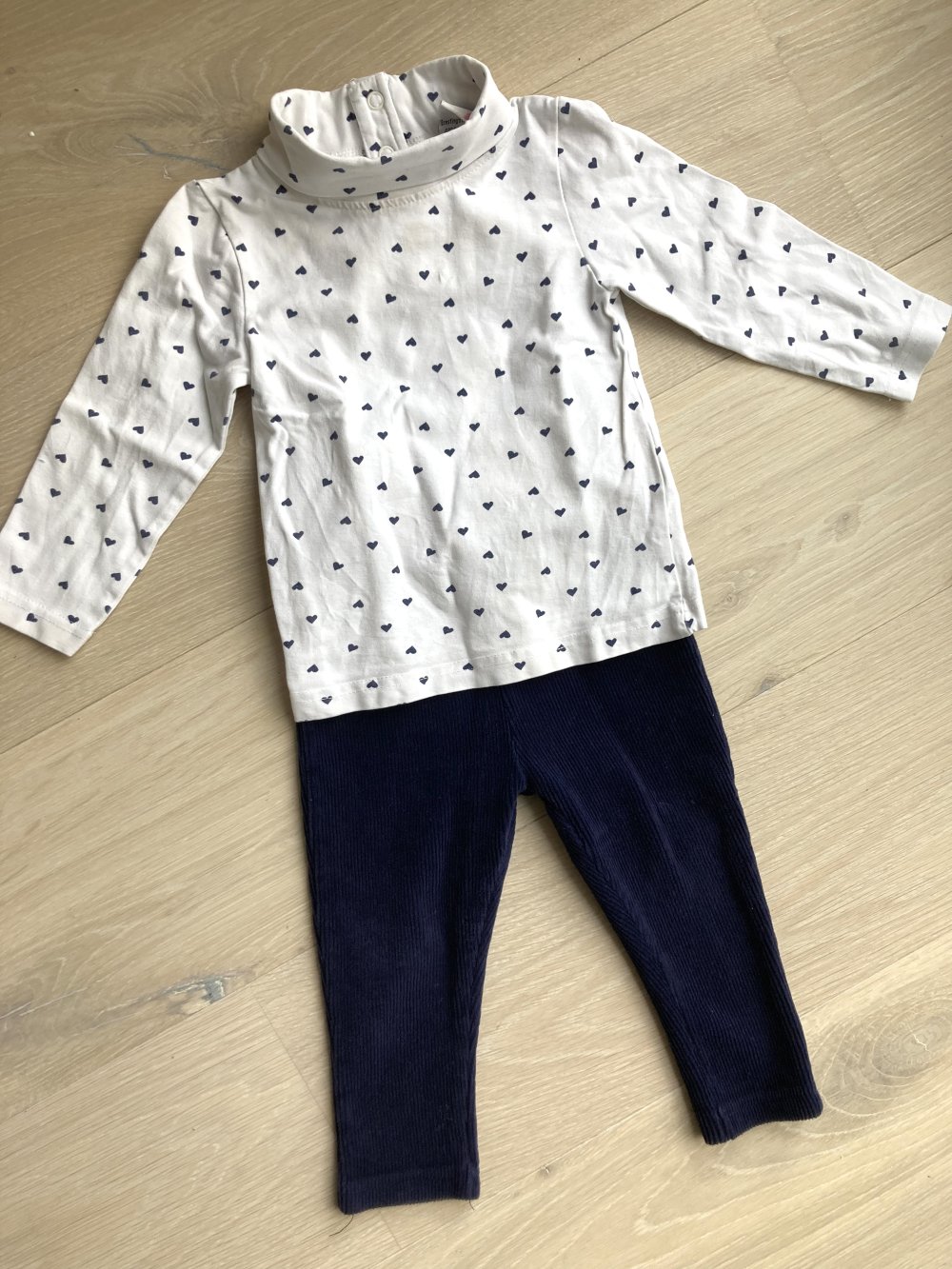 TopoMini Kombi Leggings in Cordoptik und Pulli mit Herzen 80