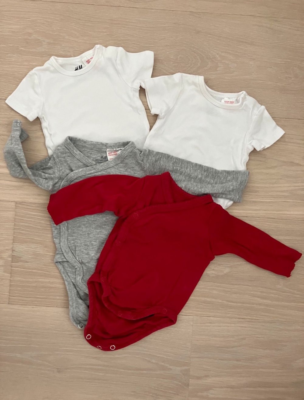 Babybody Set 56 unisex 4 Stück H&M Wickelbody kurzarm weiß ❤️