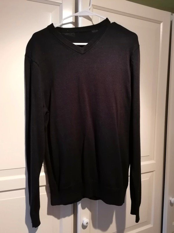 schwarzer Feinstrickpullover Gr. M