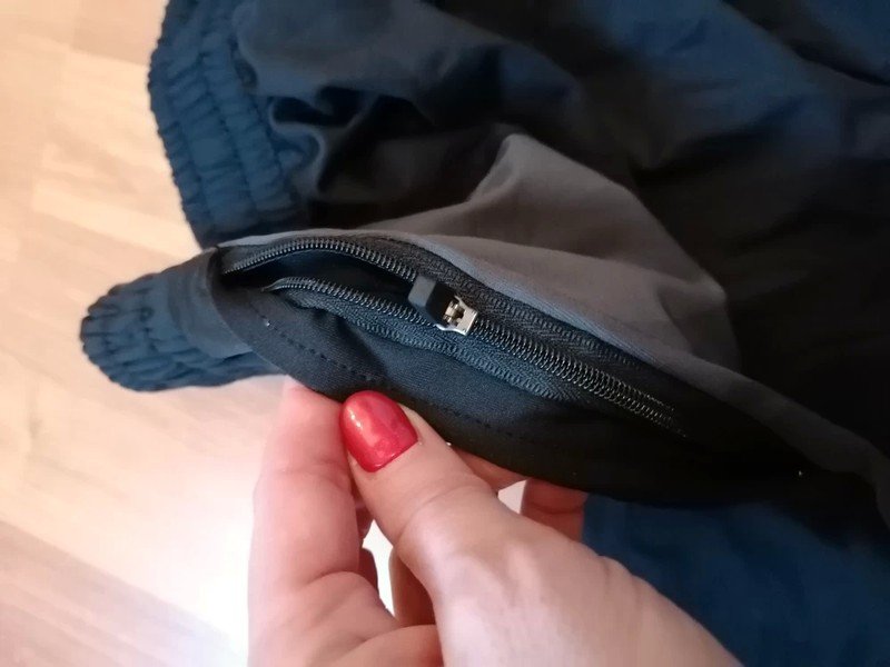 kurze Herrensporthose Gr. M