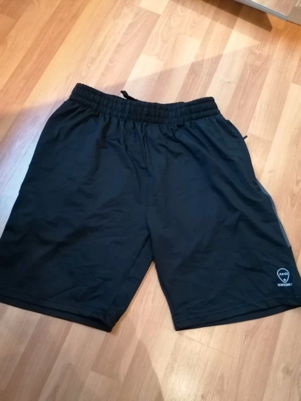 kurze Herrensporthose Gr. M
